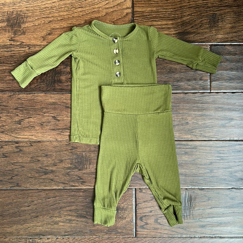 Lou Lou and Company Tristan Ribbed Set, Size 3-6M.